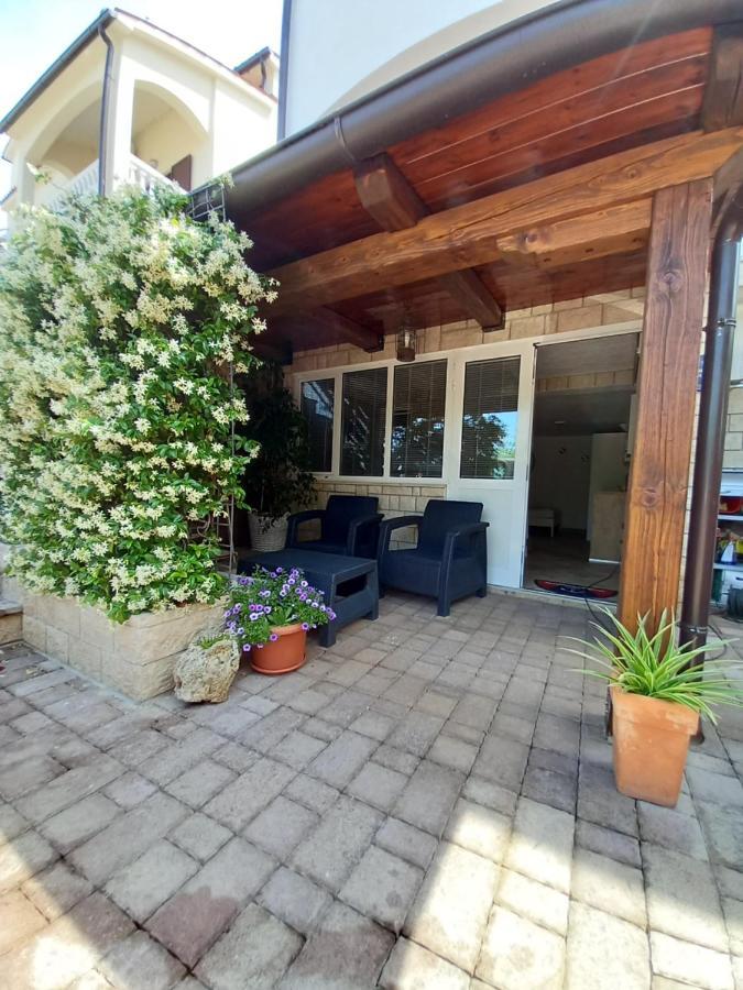 Studio Apartment Marinero Tar-Vabriga Esterno foto